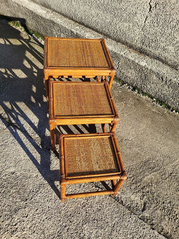 Lot de 3 tables gigognes en rotin
