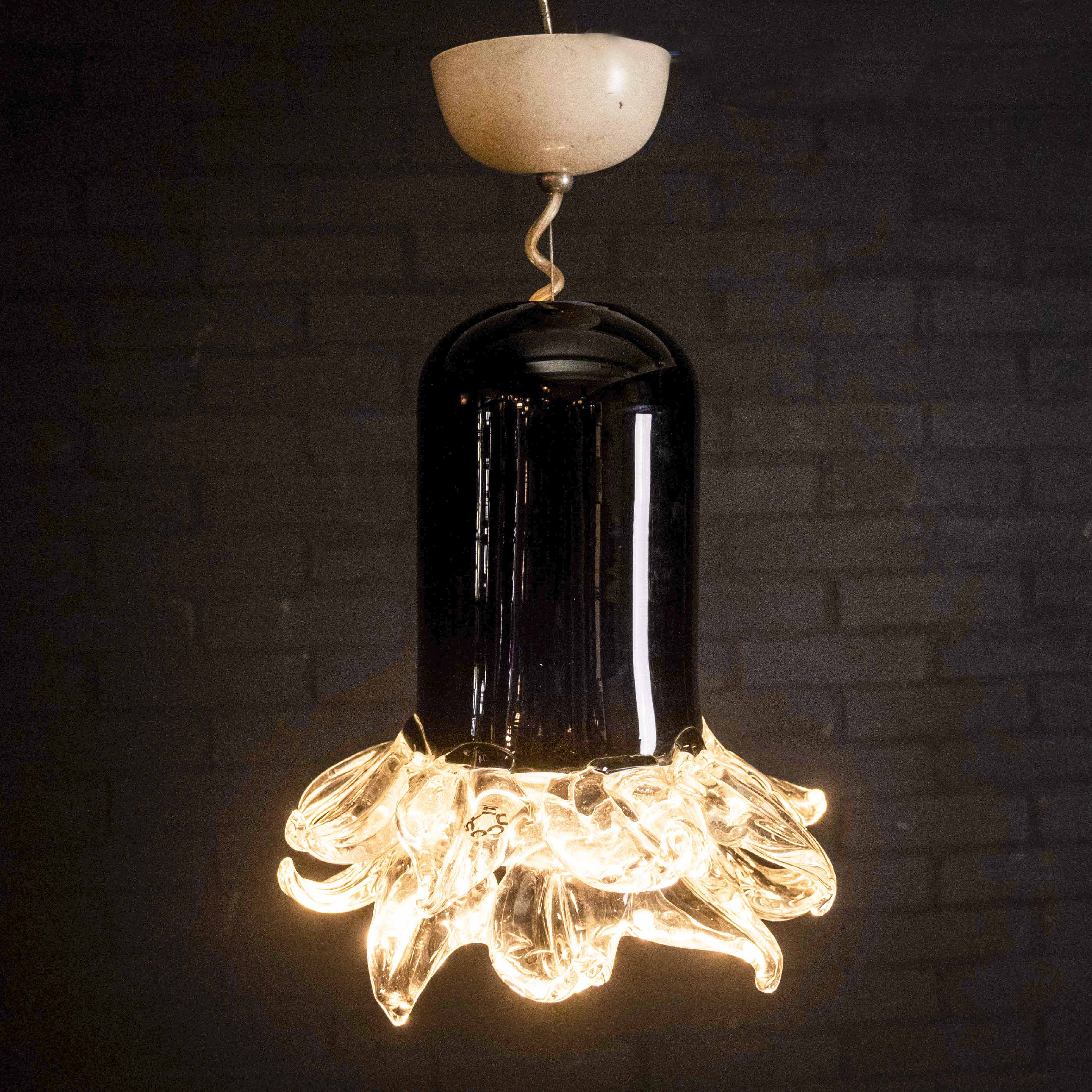 Vintage Leucos pendant lamp made of Murano glass.