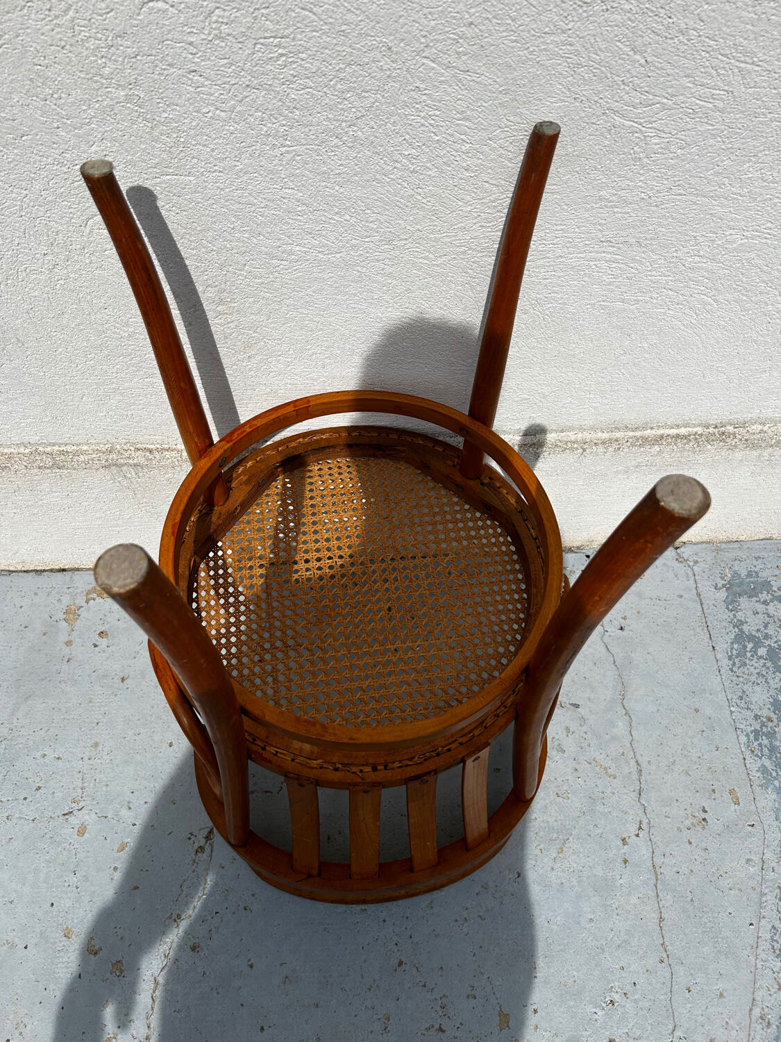 Bistro chair in curved wood and caning – Thonet style – 20th century seat