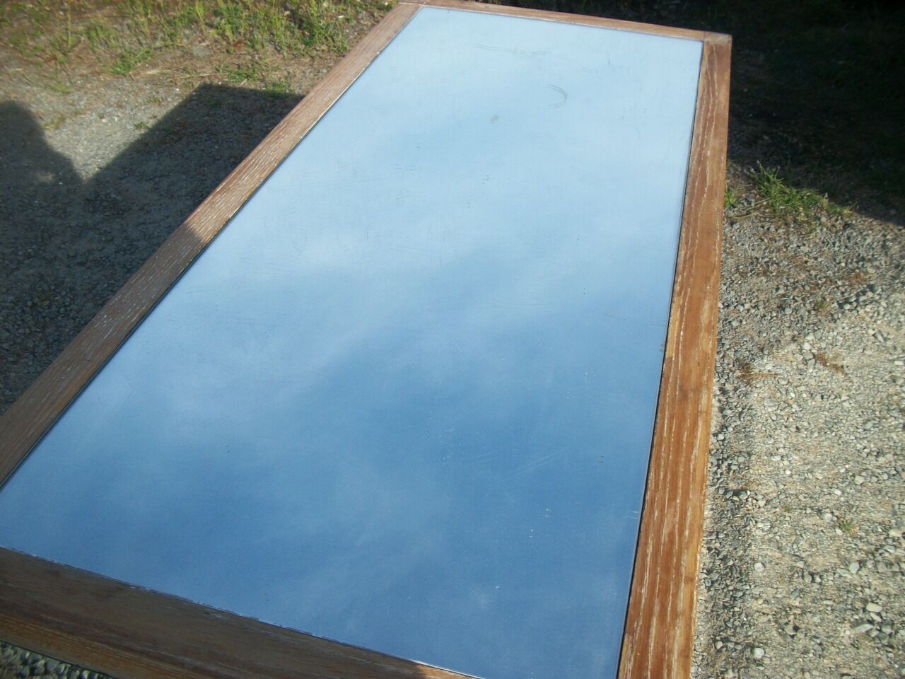 Small vintage buffet of commerce surrounded by mirrors