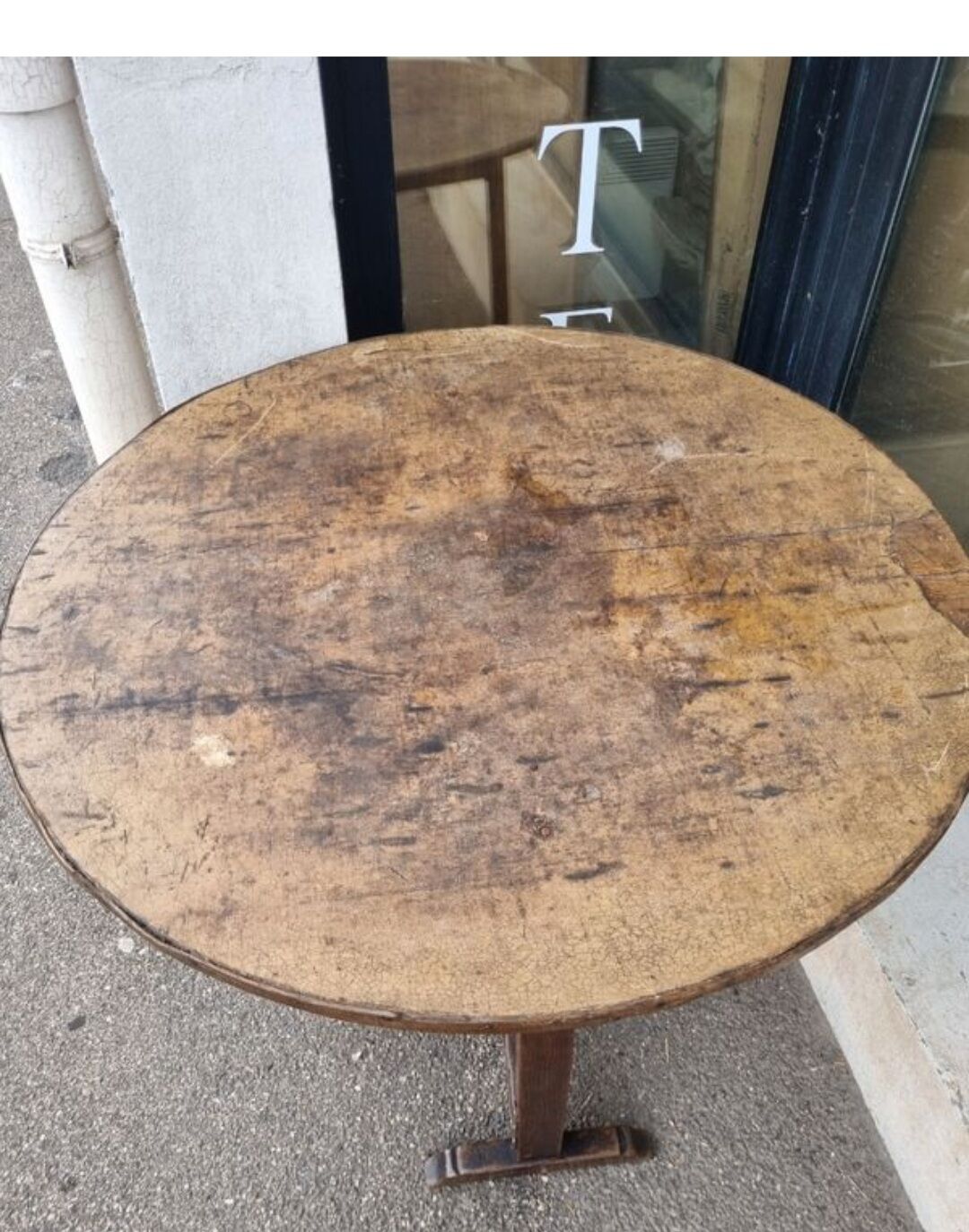 Old winegrower's table