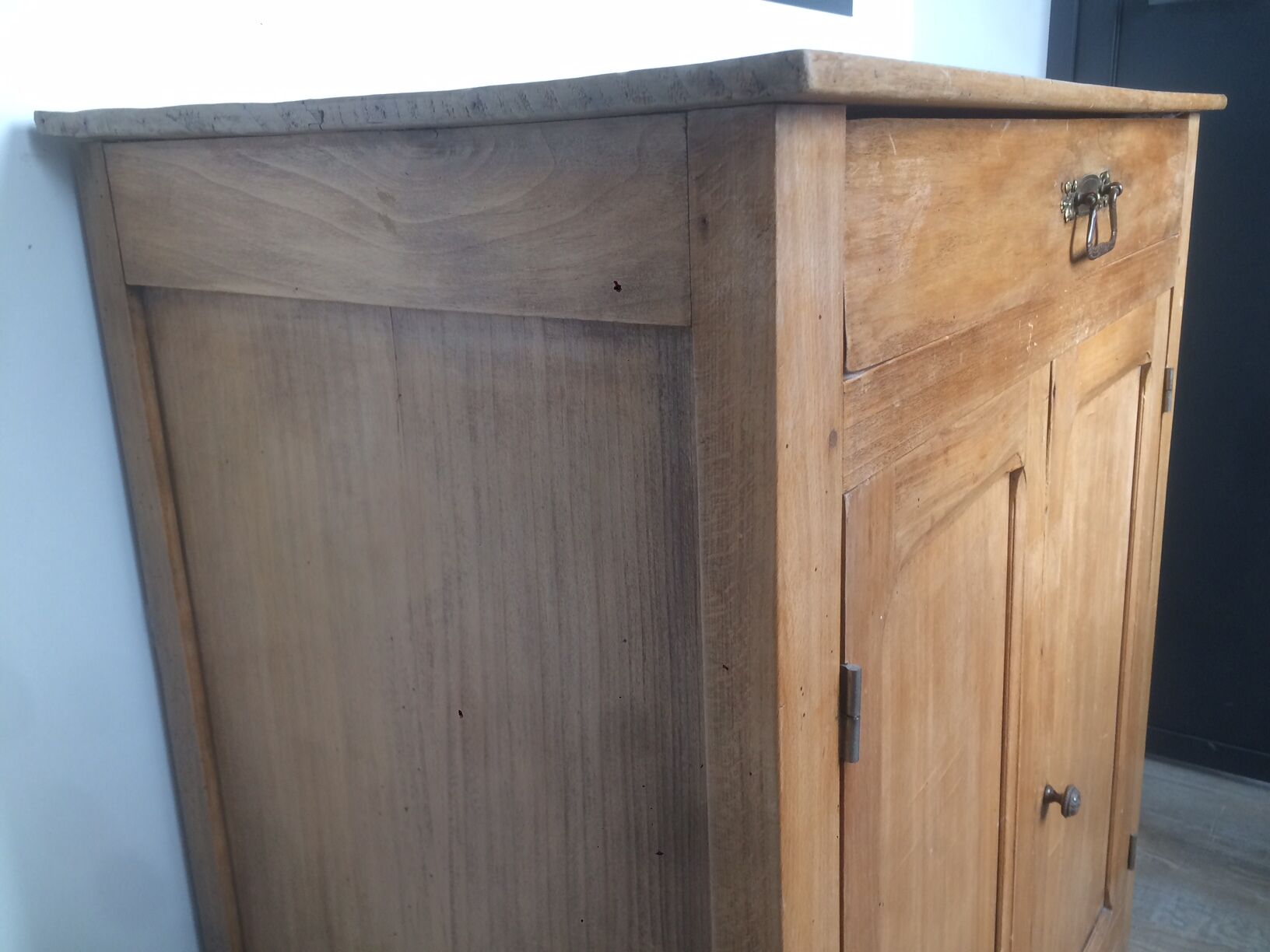 Parisian light wood buffet