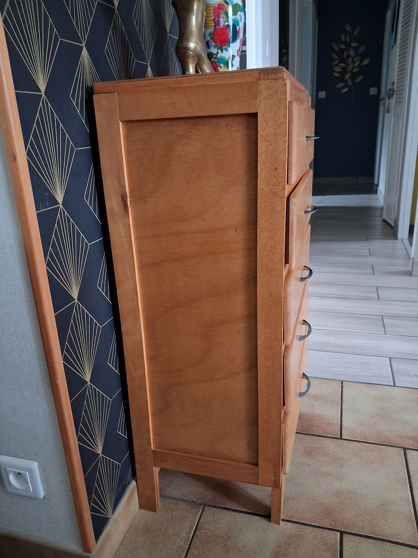 Vintage chest of drawers