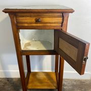 Meuble provincial en chêne, dessus de marbre, intérieur en céramique