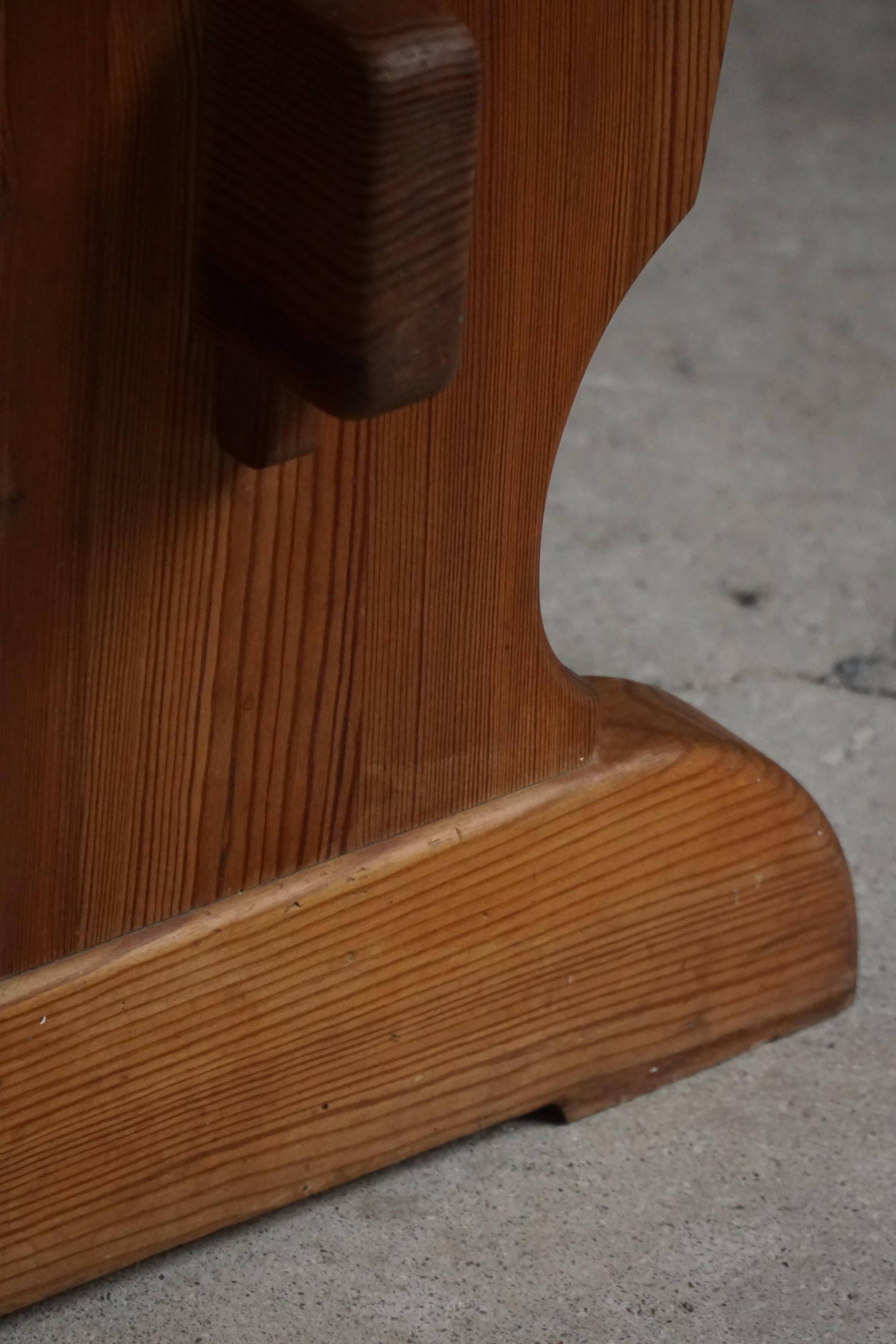 Swedish solid pine dining table from the mid-20th century, Åby Möbelfabrik, 1940s.