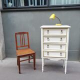 Neoclassical vertical dresser