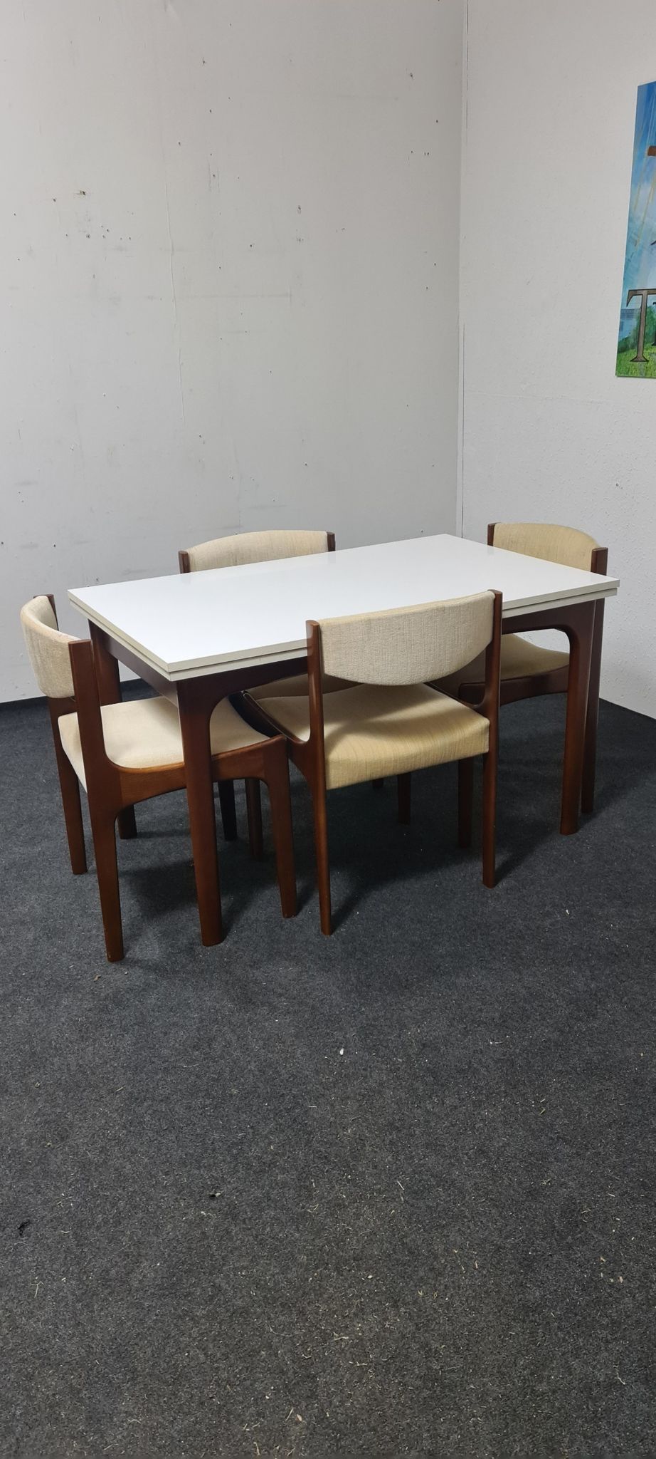 Table à manger vintage et chaises