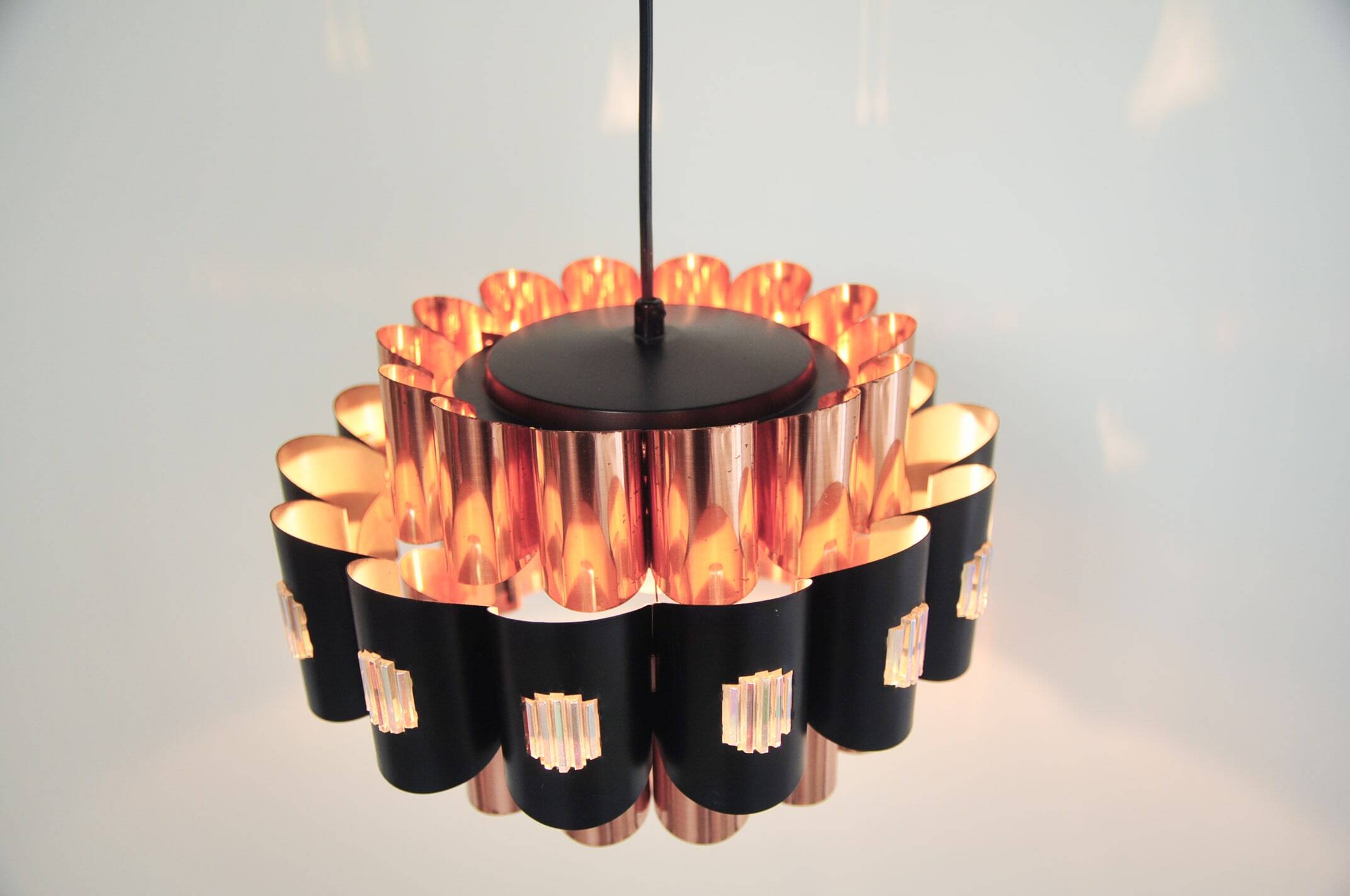 Lampe suspendue en cuivre avec nacre par Werner Schou
