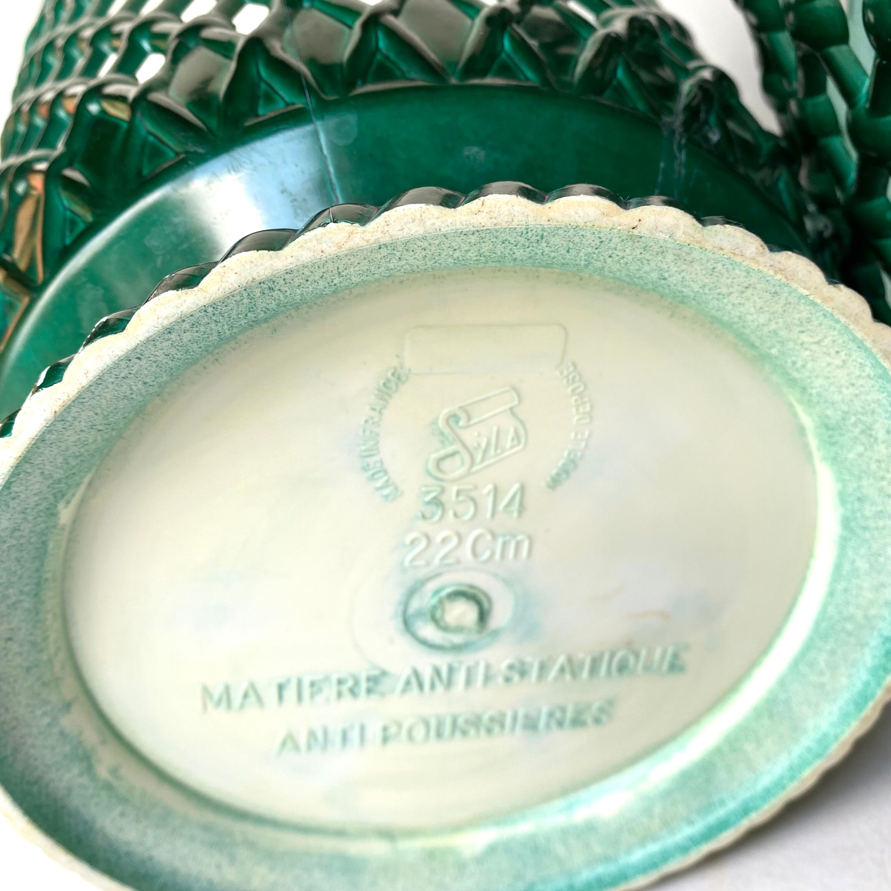 Jar covers in vintage Bakelite Syla