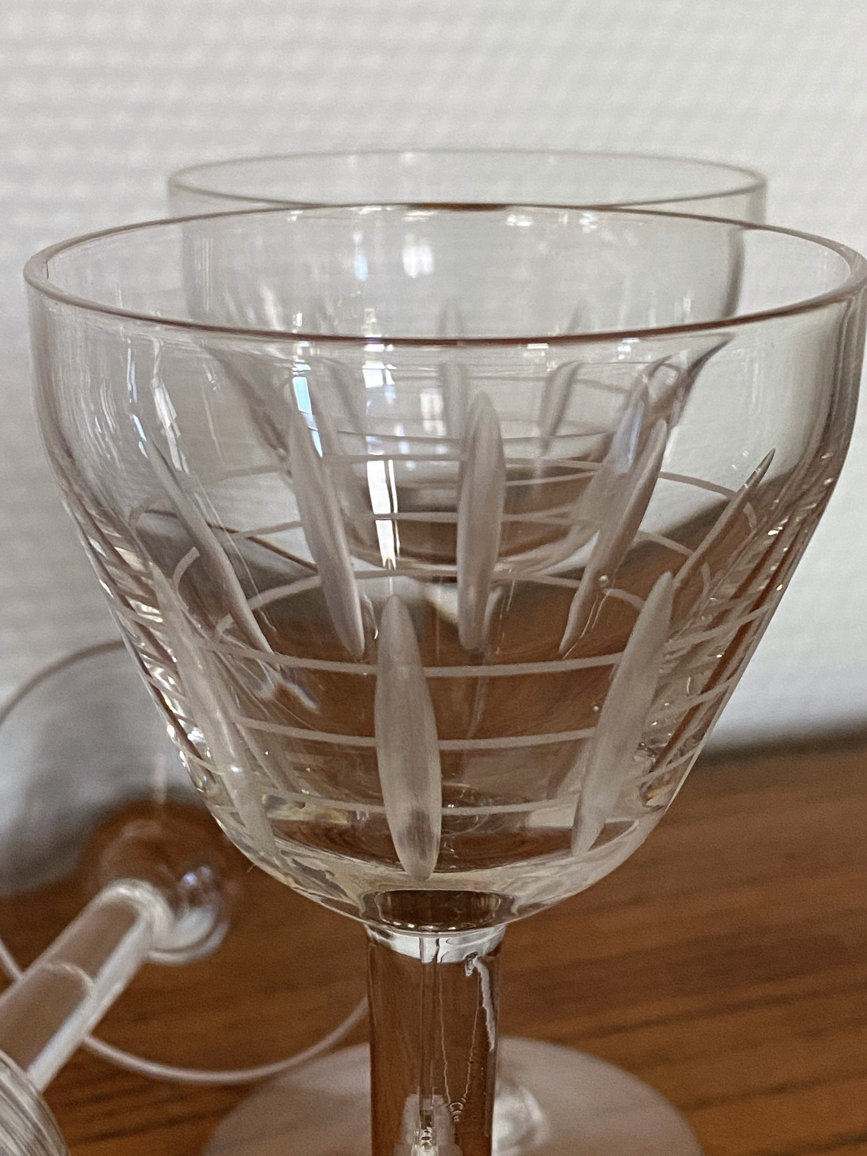 Set of 6 engraved wine glasses