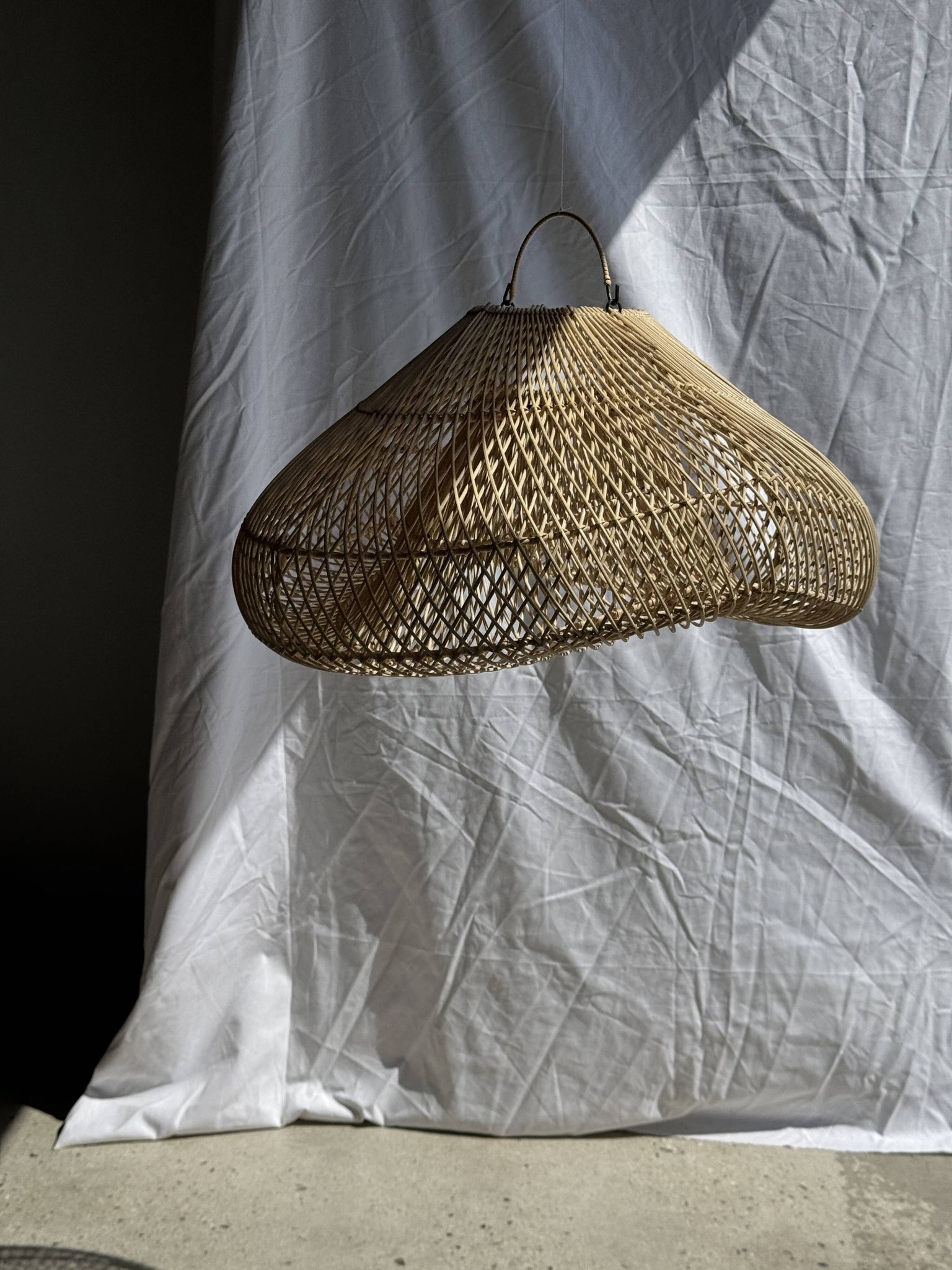 Suspension or rattan lampshade in the shape of a cloud or flattened bubble D60 H35