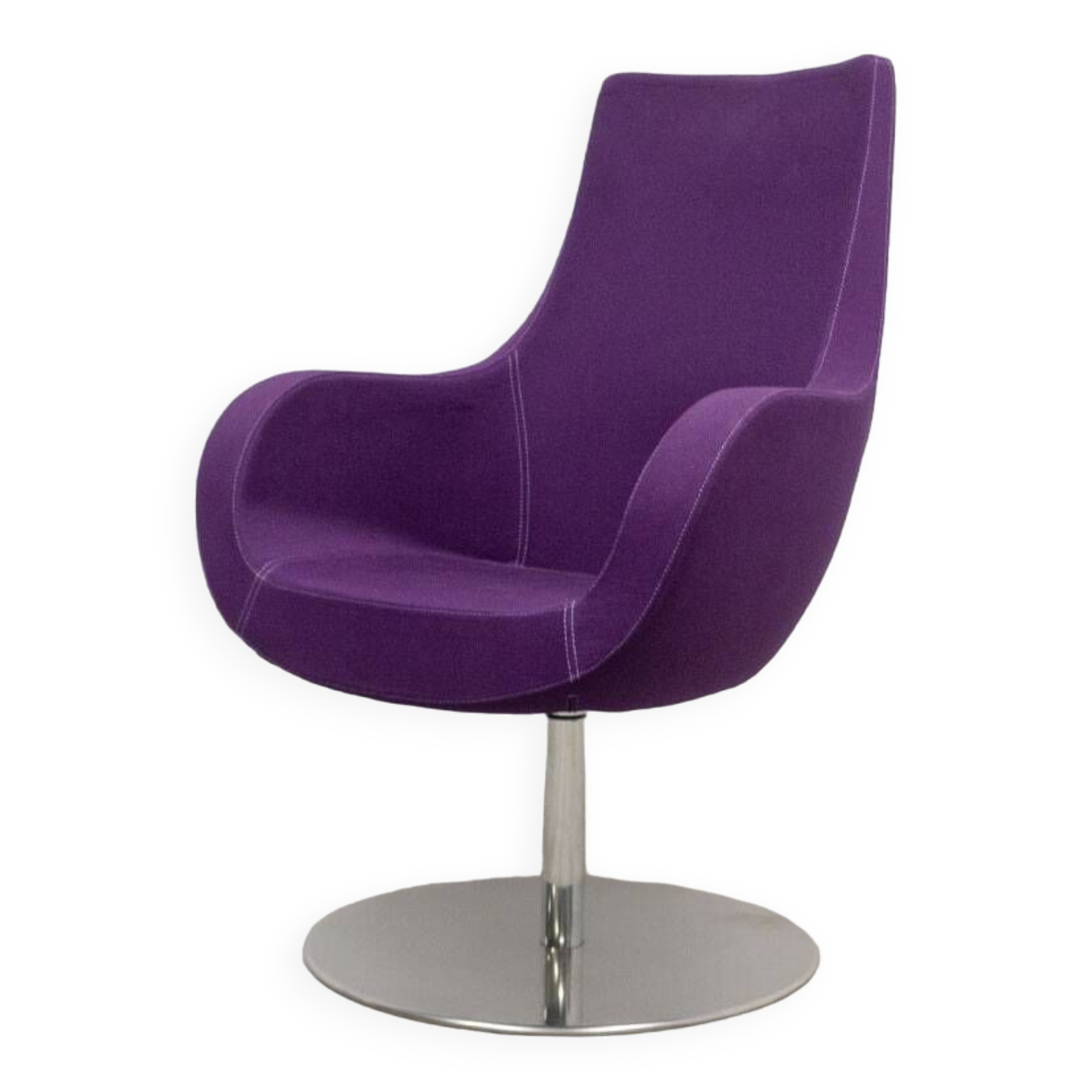 Victoria armchair from Leyform in purple fabric.