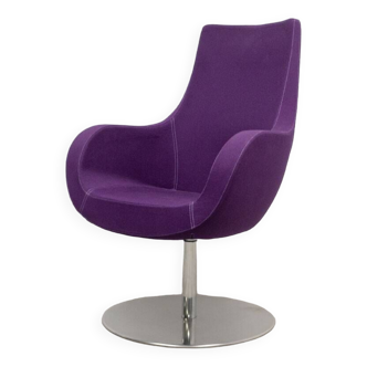 Fauteuil Victoria de chez Leyform en tissu violet