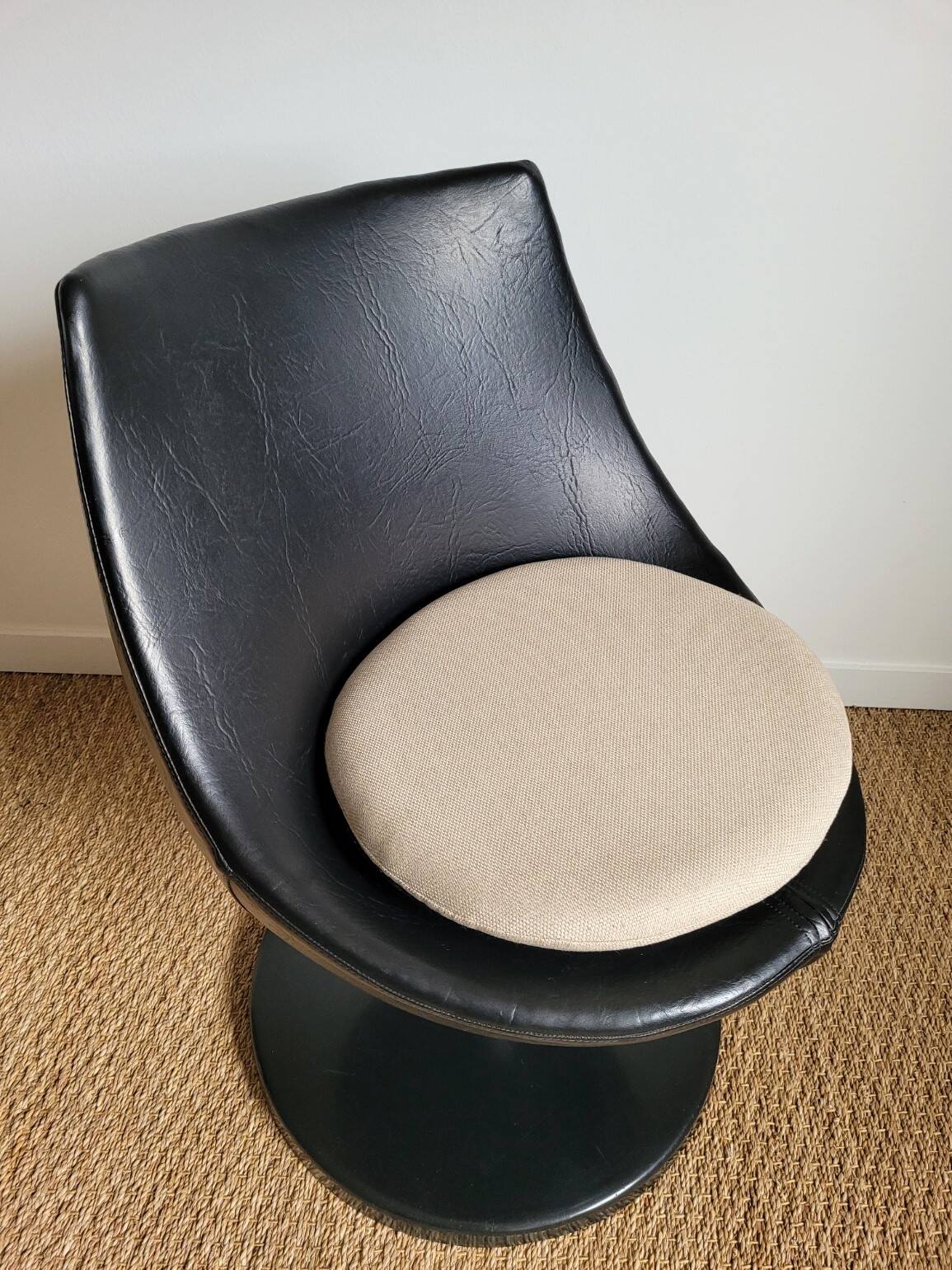 Vintage designer armchair "Polaris" by Pierre Guariche for Meurop 1960