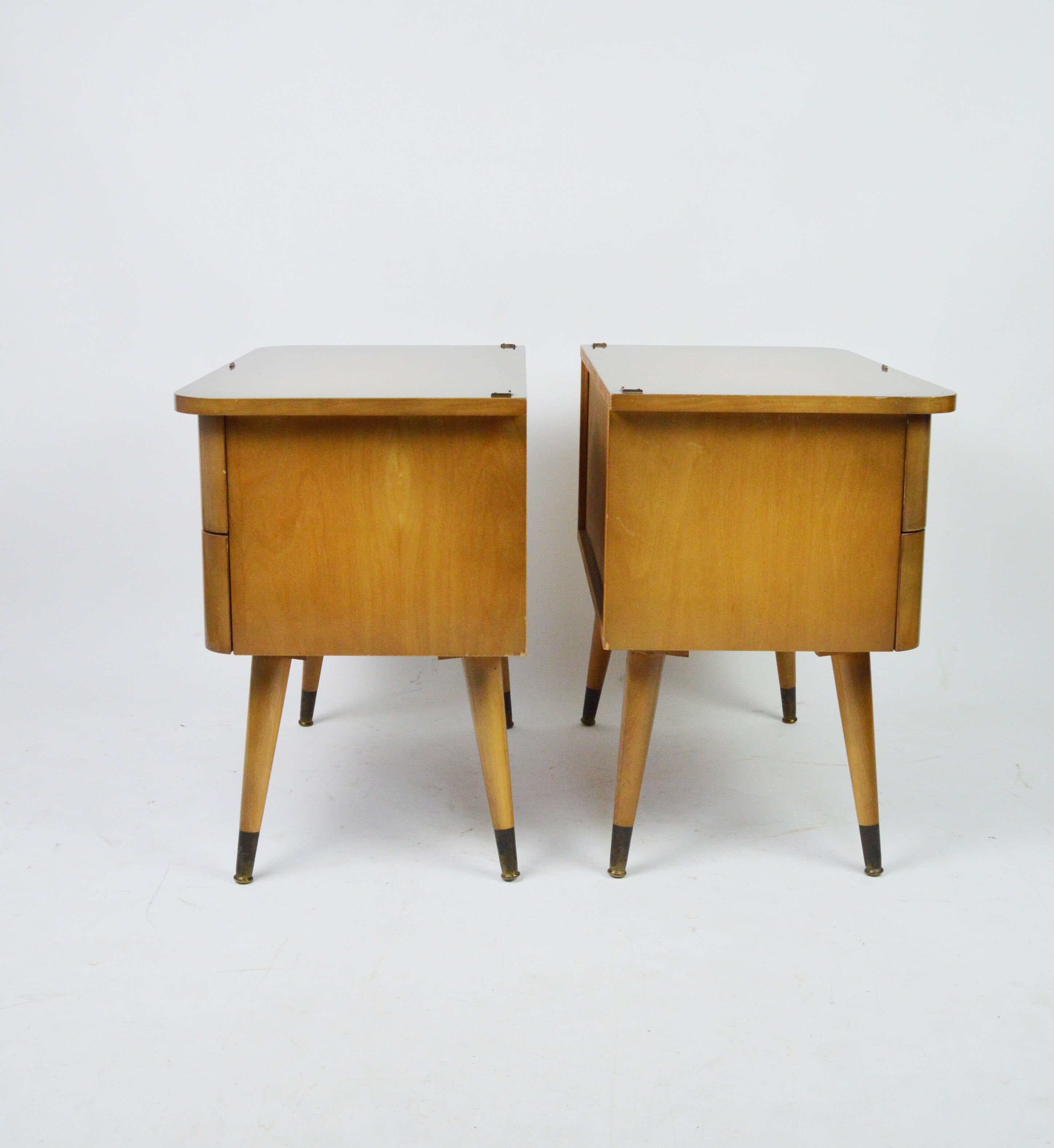Paire de tables de chevet, années 1960