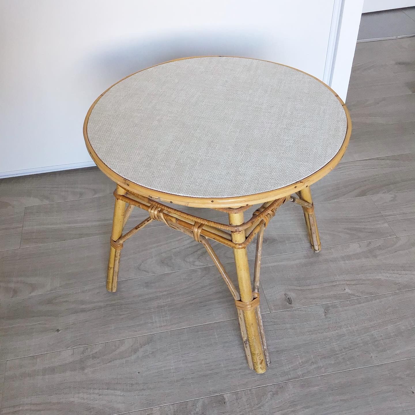 Table basse vintage ronde en rotin
