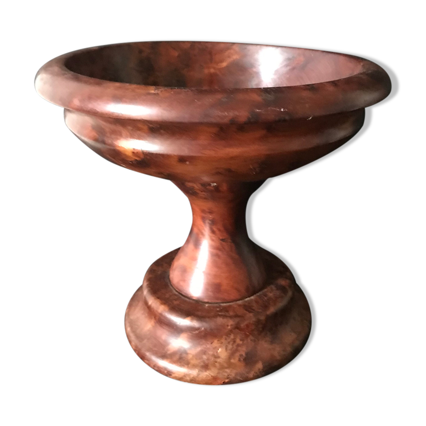 Cut in wood magnifying glass