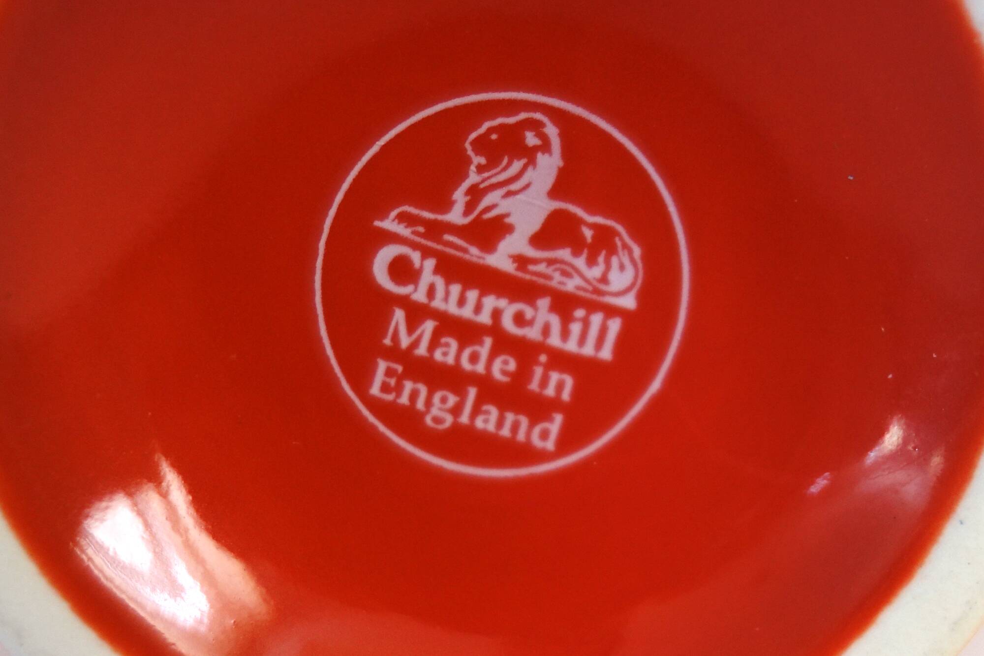 6 mugs en céramique colorée, Churchill England