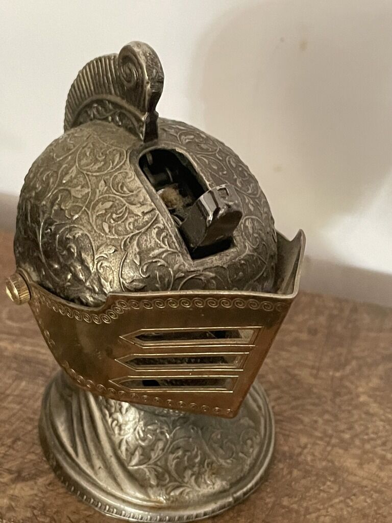 Table lighter in the shape of a medieval mask