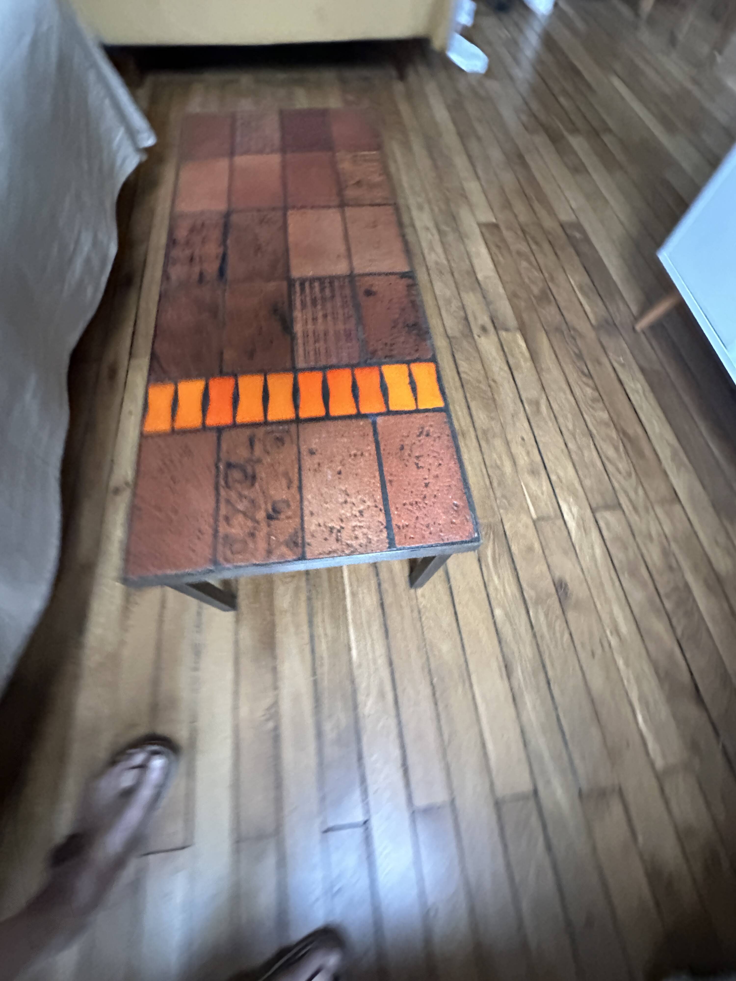 Table basse rectangulaire vintage de Jean Jaffeux en acier et céramique