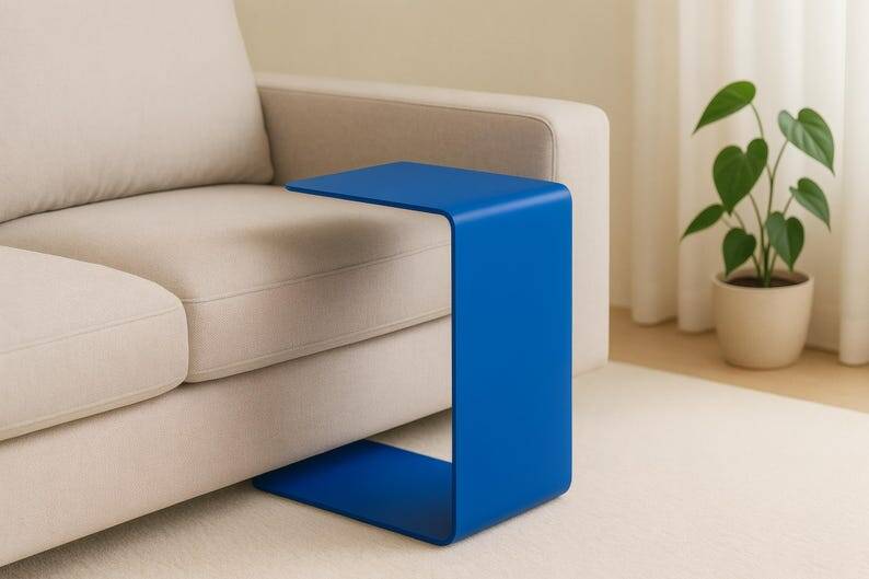 Table d'appoint minimaliste en acier