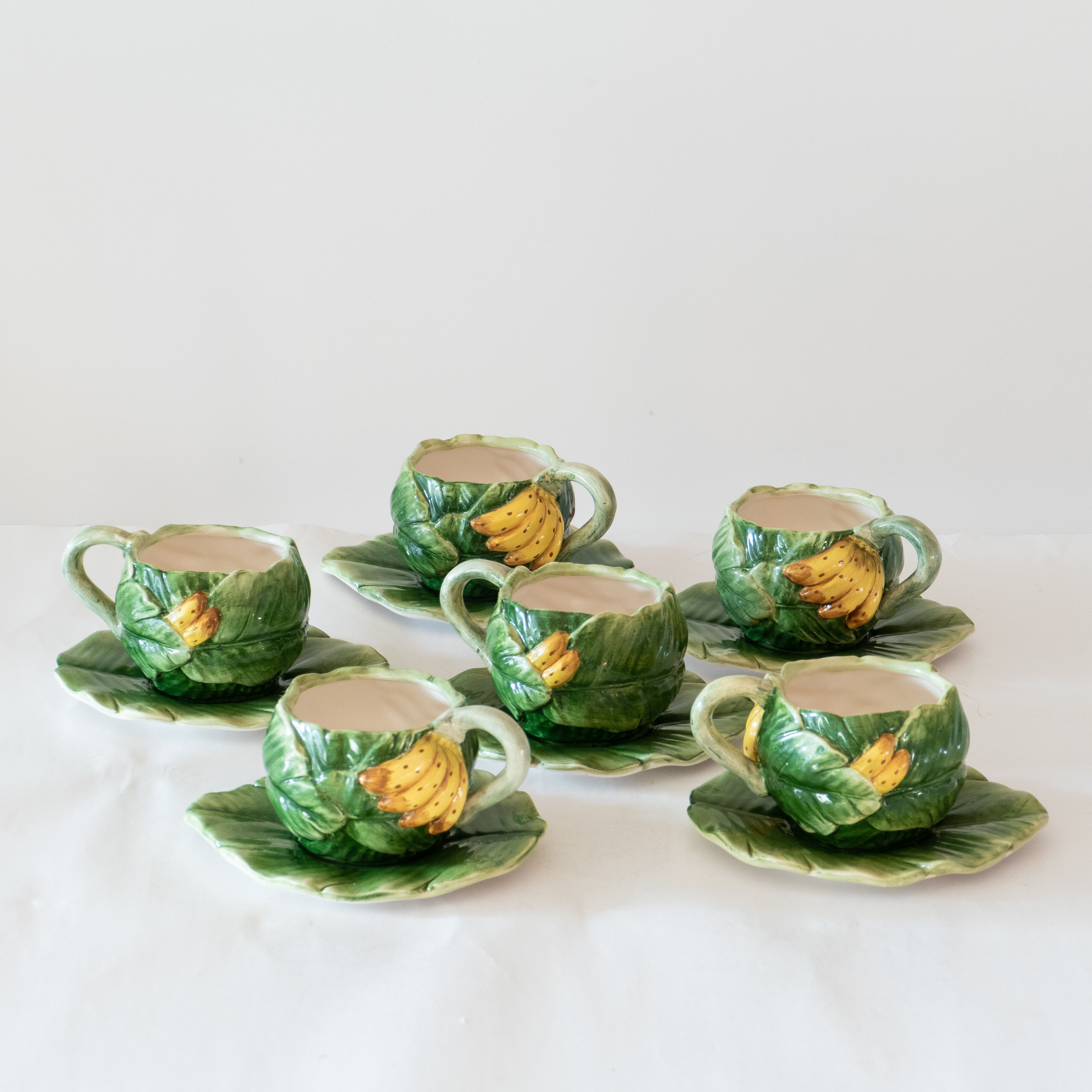 Set of antique banana-slurry cups, rare model
