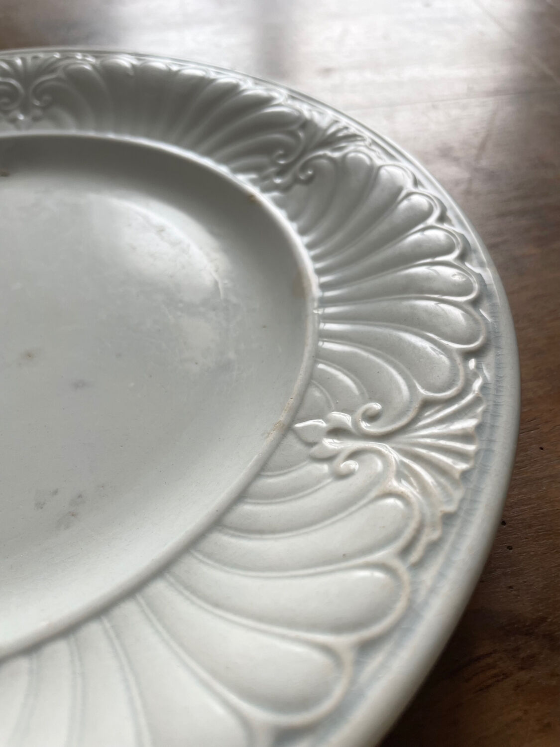 2 Creil and Montereau white plates