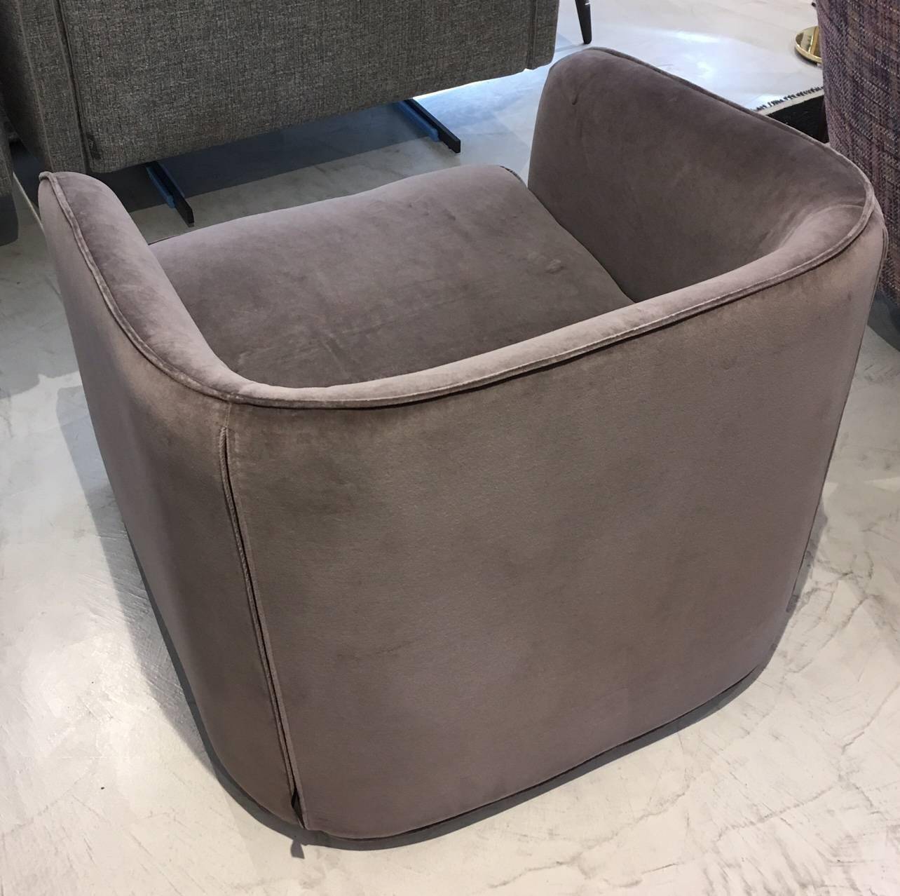 Fauteuils en velours violet par Arketipo
