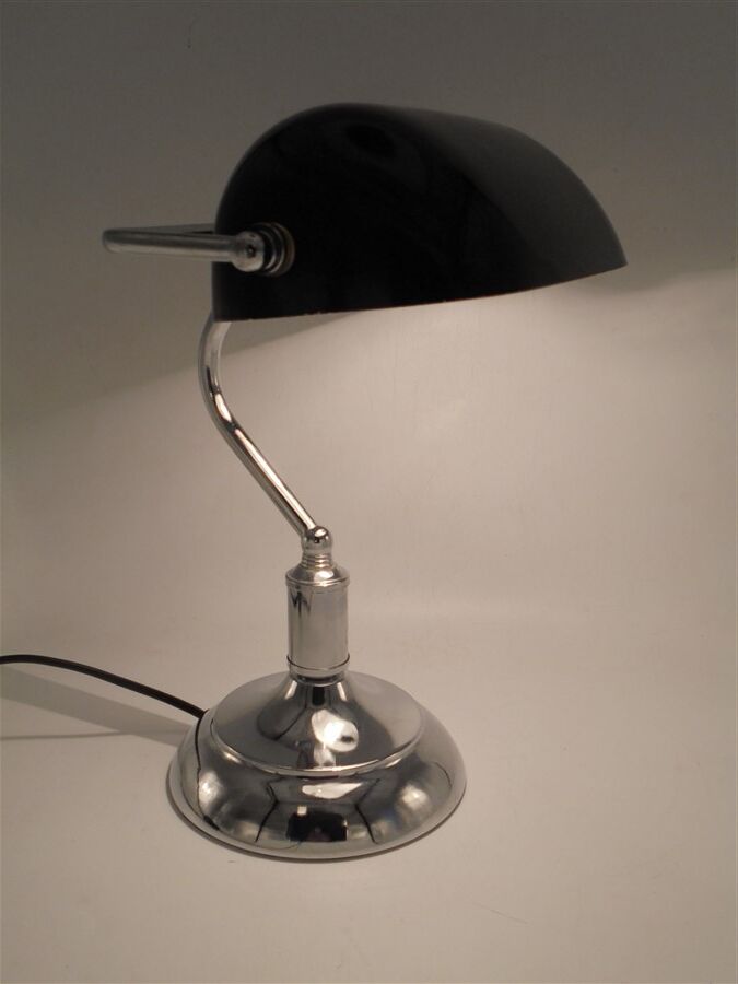 Banker's lamp