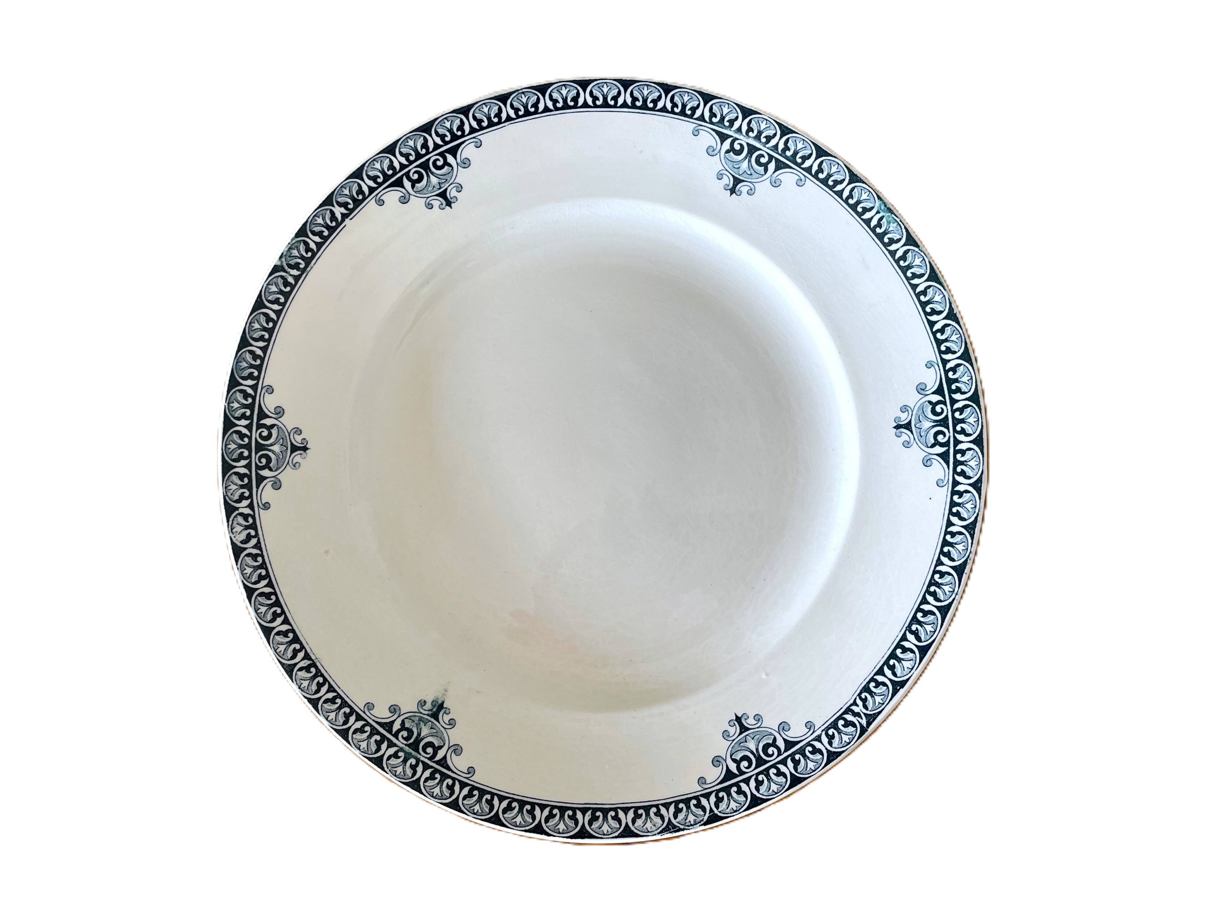 Large antique serving dish in Saint-Amand earthenware (Nord)