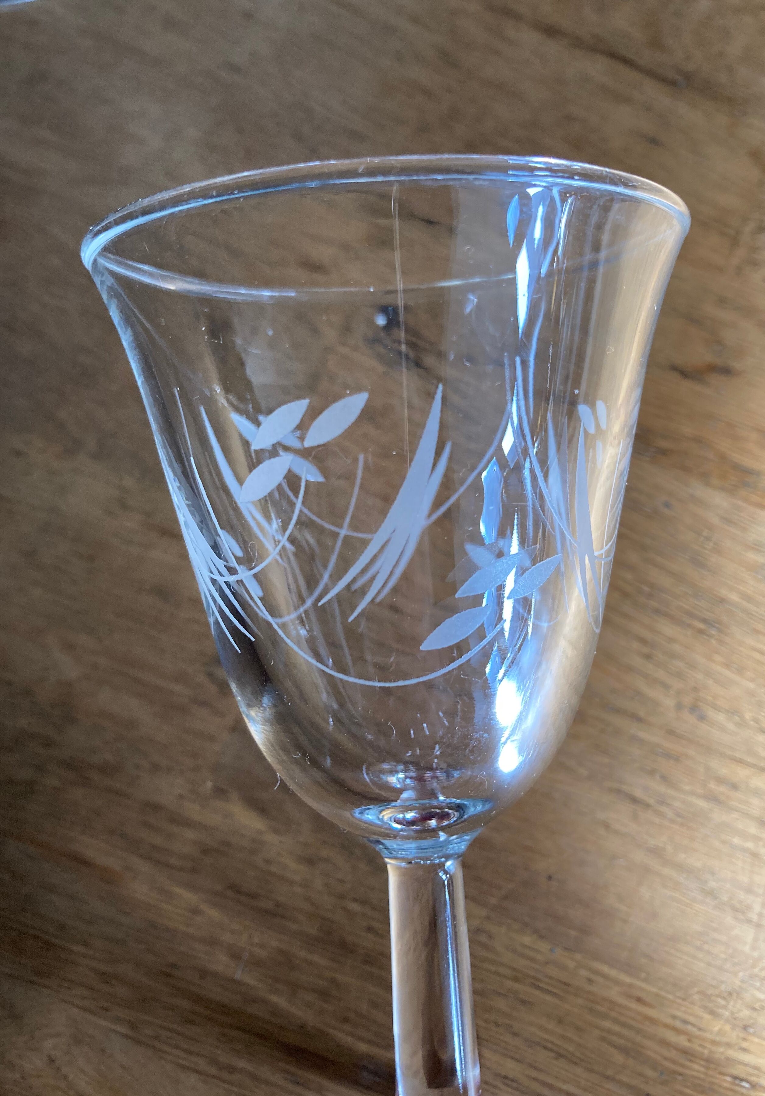 Set de 10 verres à vin gravés
