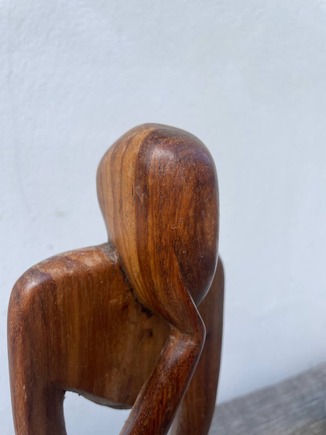 Wooden statuette sculpture, free form