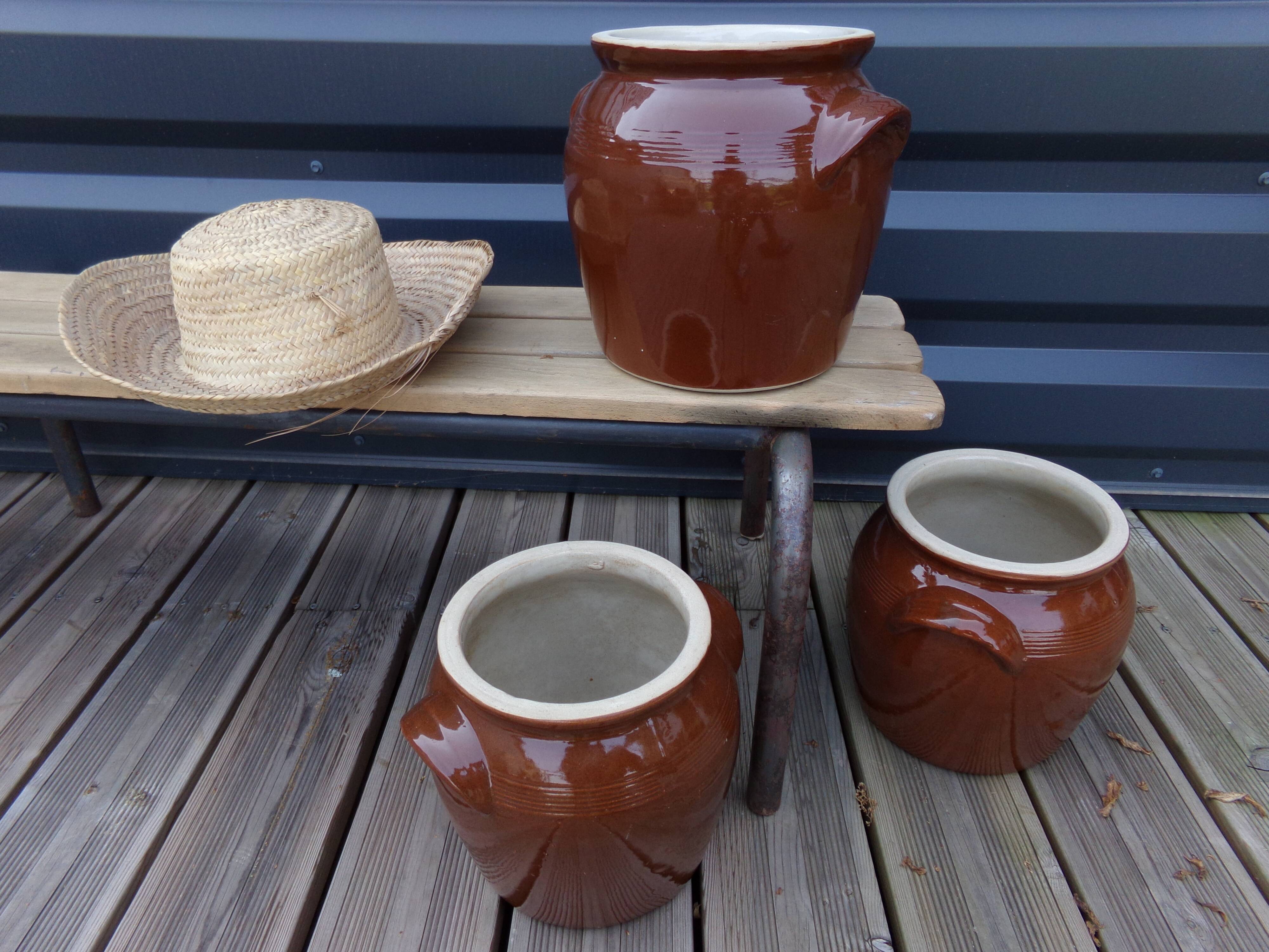 Glazed stoneware grease pot