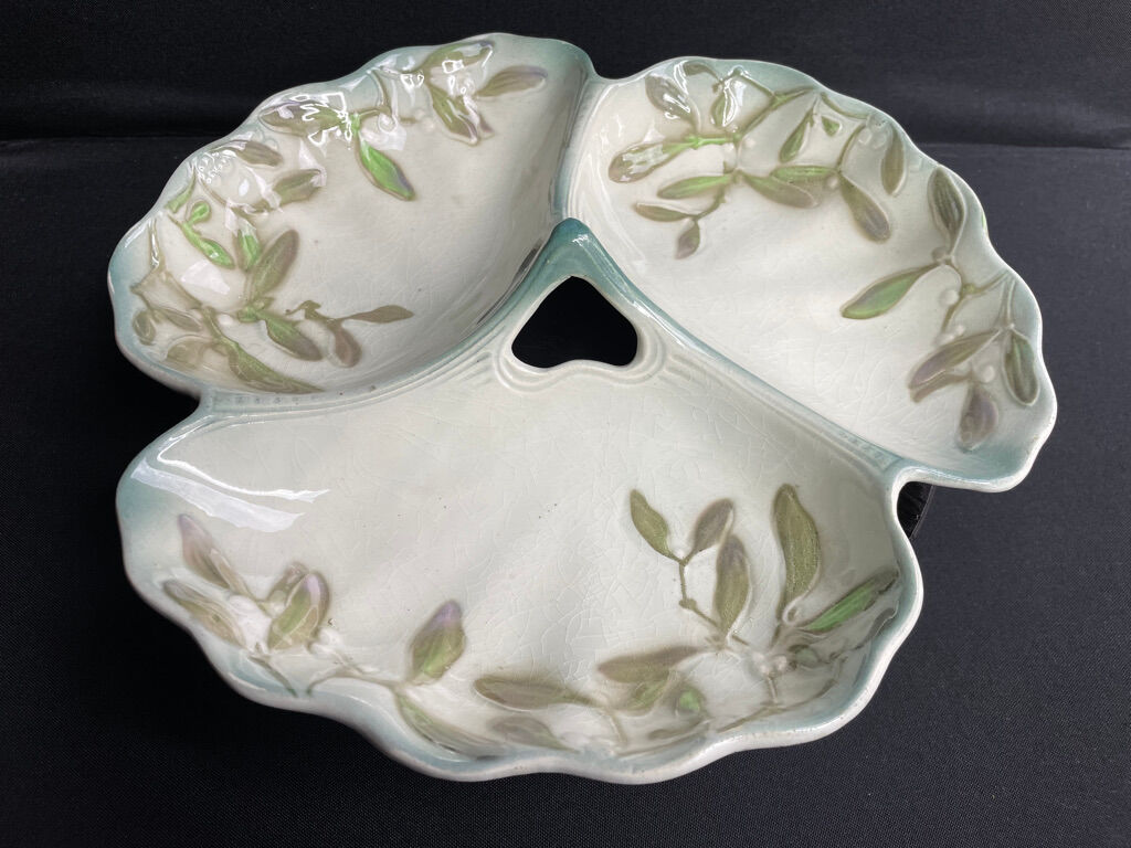 Faiencerie de Saint-Clément - Service dish "called beggar" - Art Deco - Earthenware - Mistletoe décor