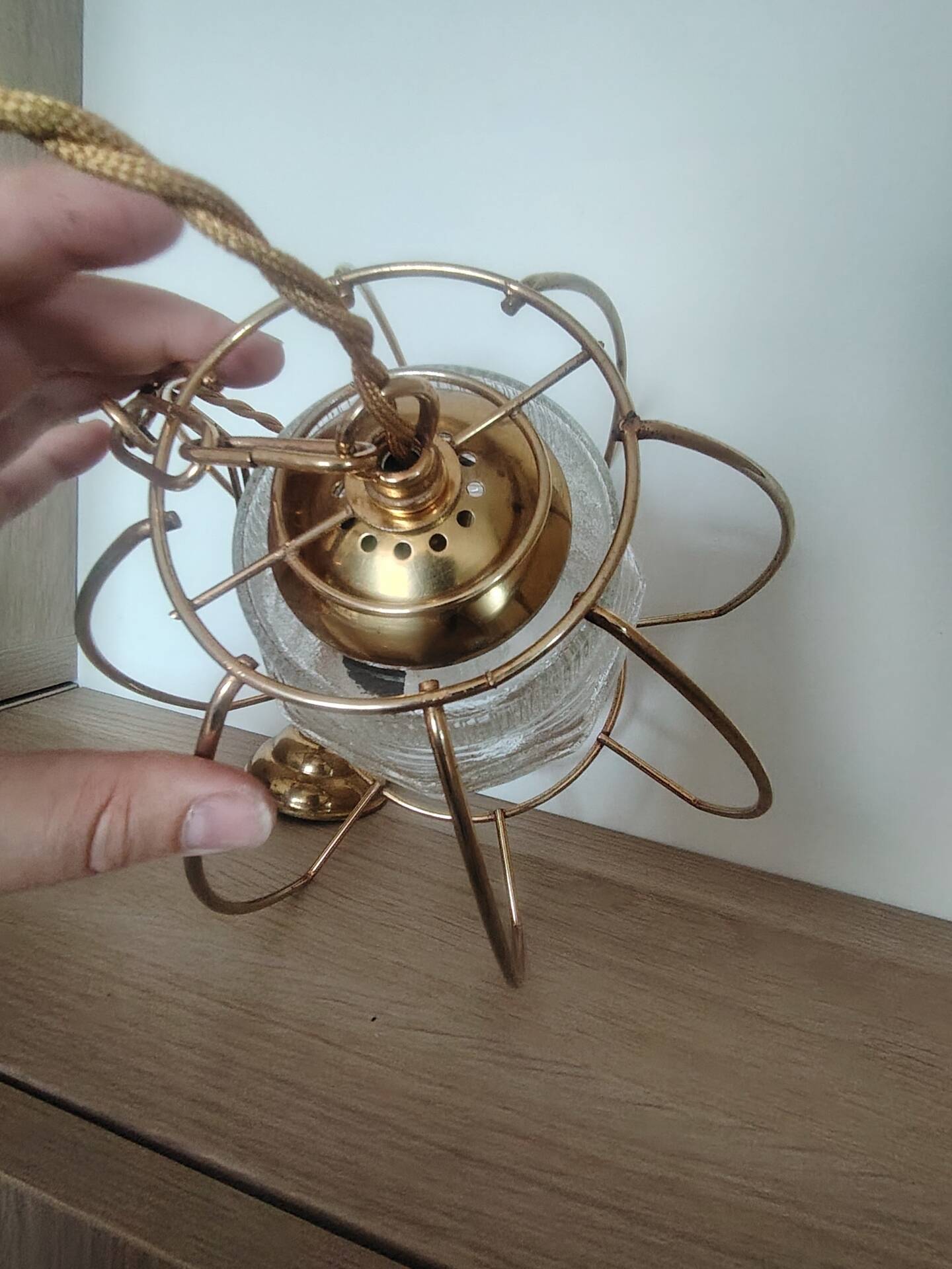 Golden suspension structure