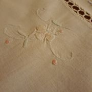 White tablecloth embroidered with lace & days