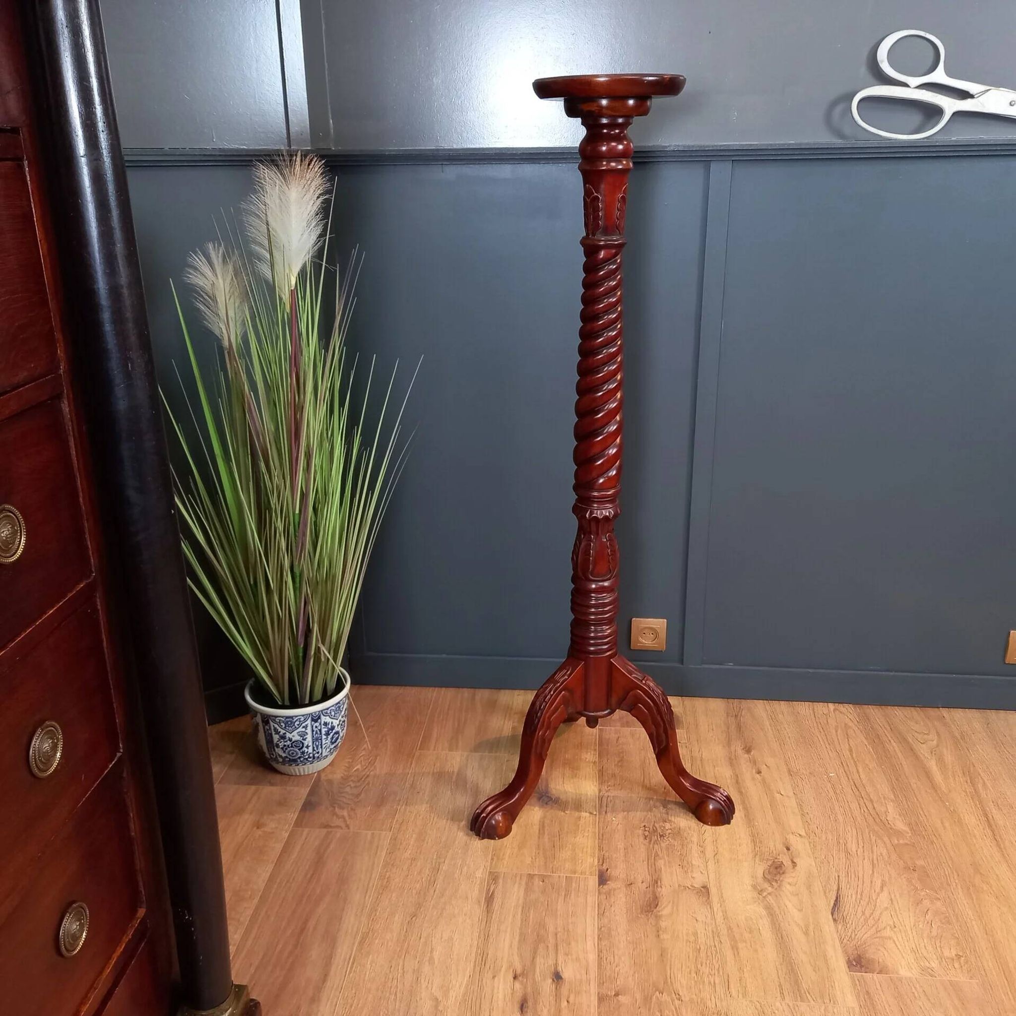 Antique Victorian pedestal