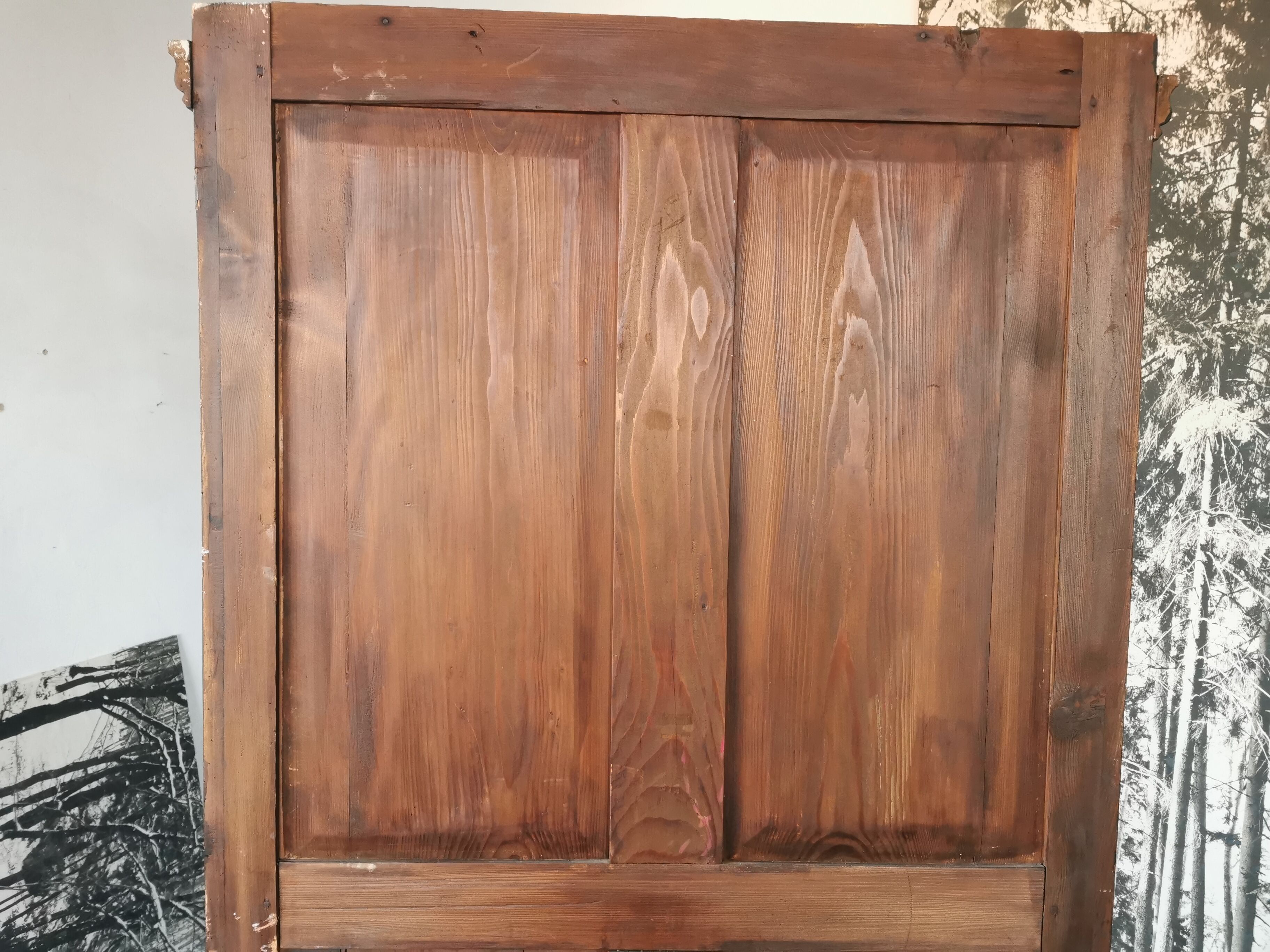 Library, wooden showcase