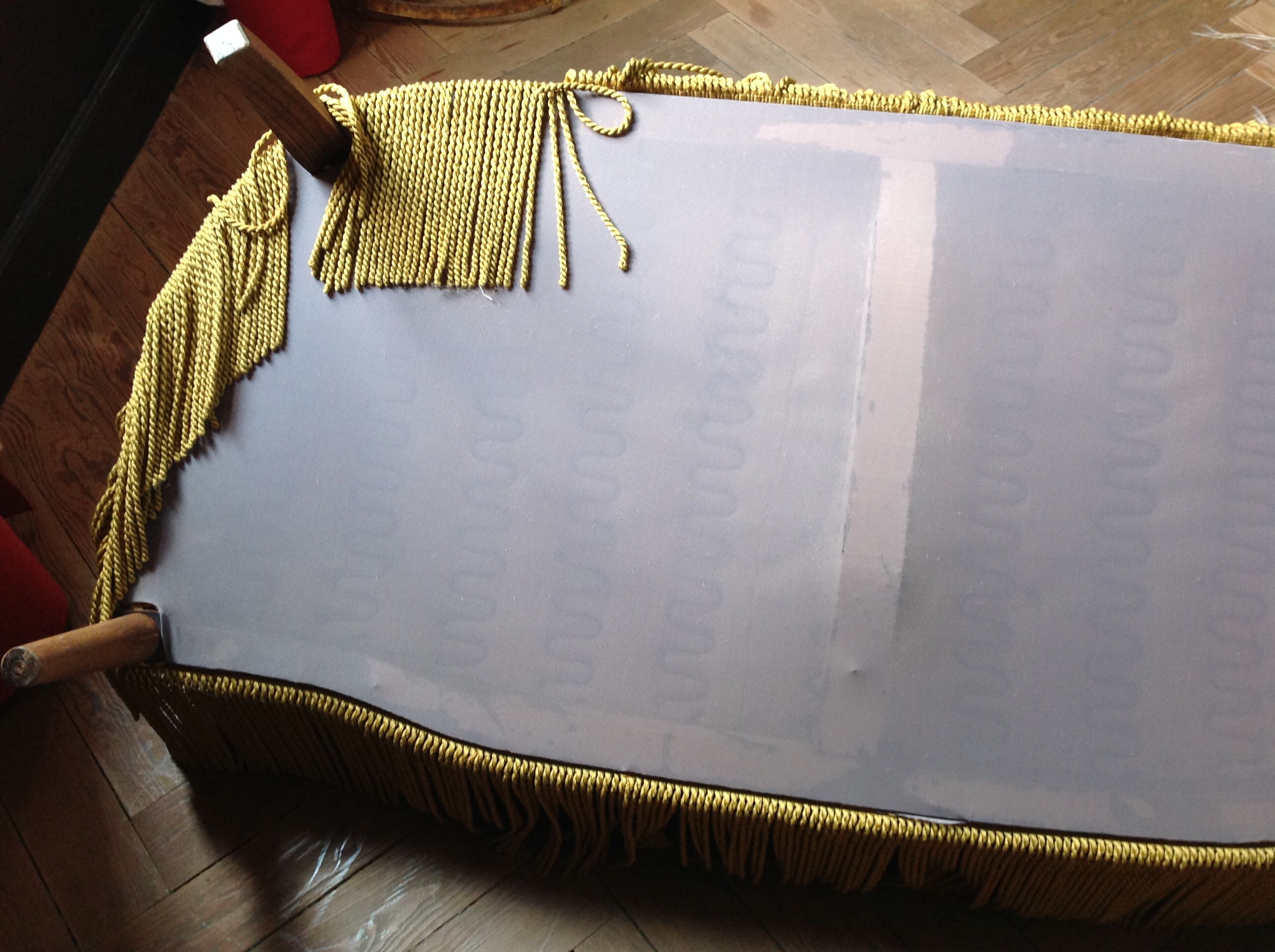 Yellow velvet toad sofa