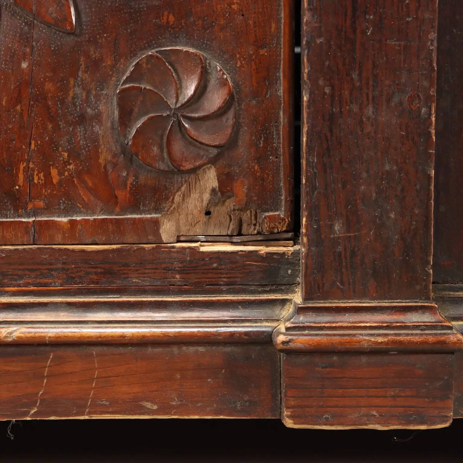 Antique walnut and fir wardrobe with drawers, Italy, 18th century.