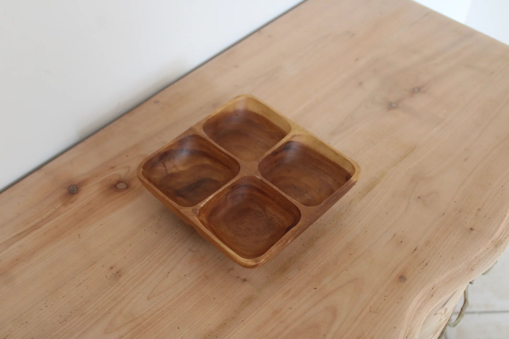 Vintage exotic wood aperitif platter – 4-compartment monkey pod style dish