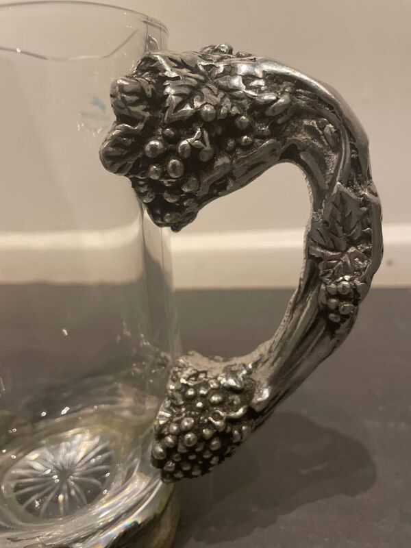 Carafe en étain et cristal