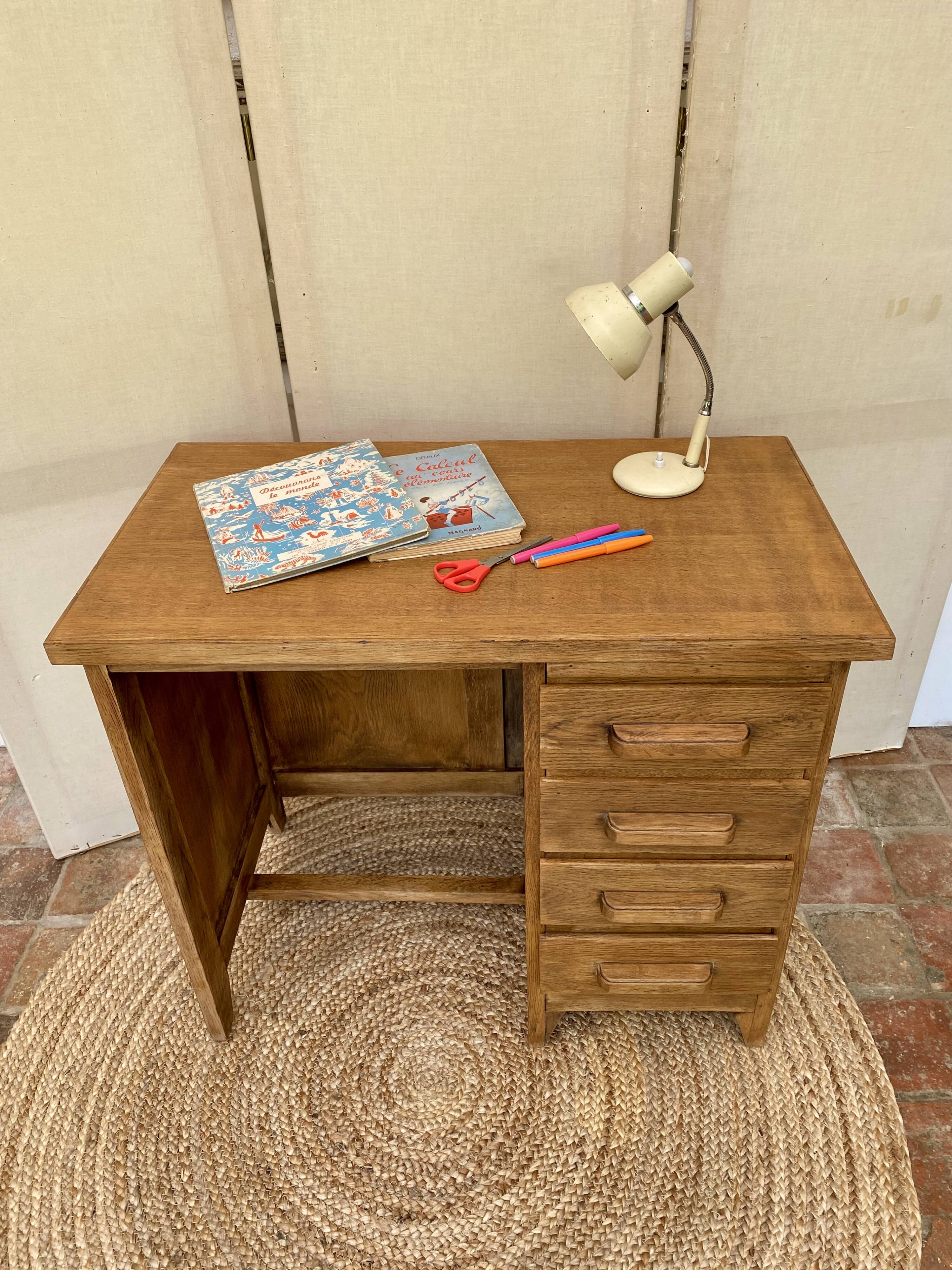 Children's desk