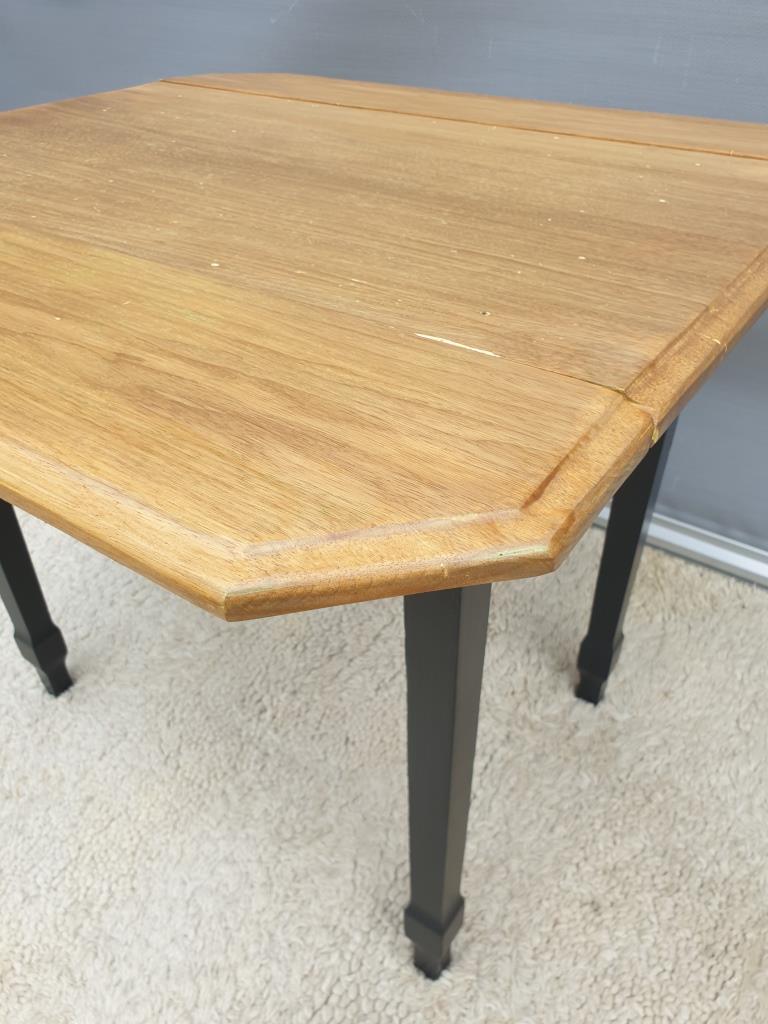 Two-tone kitchen table 2 extensions 1930