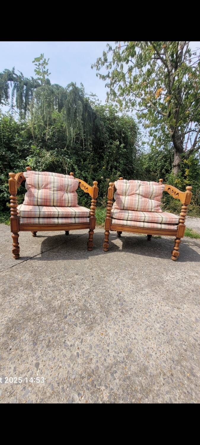 2 wooden armchairs by Giorgetti from the Gallery series from the 1970s.