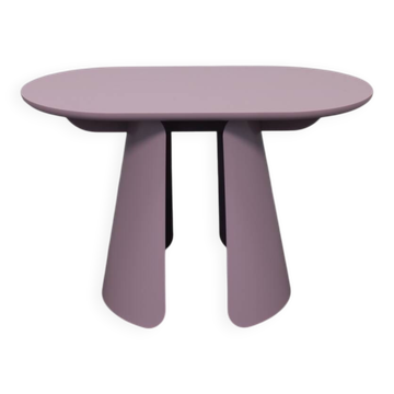 Table d'appoint Totem Pill de Puik Design violet pastel