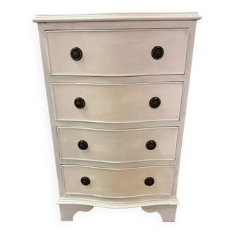 White English chest of drawers