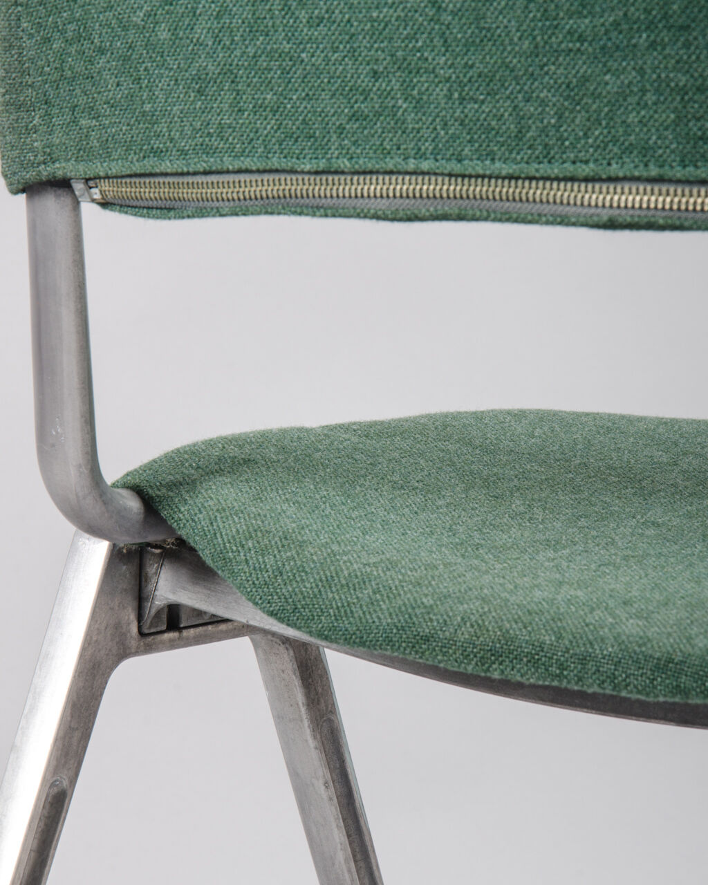 Set of 4 chairs model 1601 by Don Albinson for Knoll