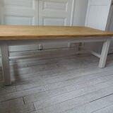 Table basse réalisée à partir d'une table de ferme vintage en bois massif