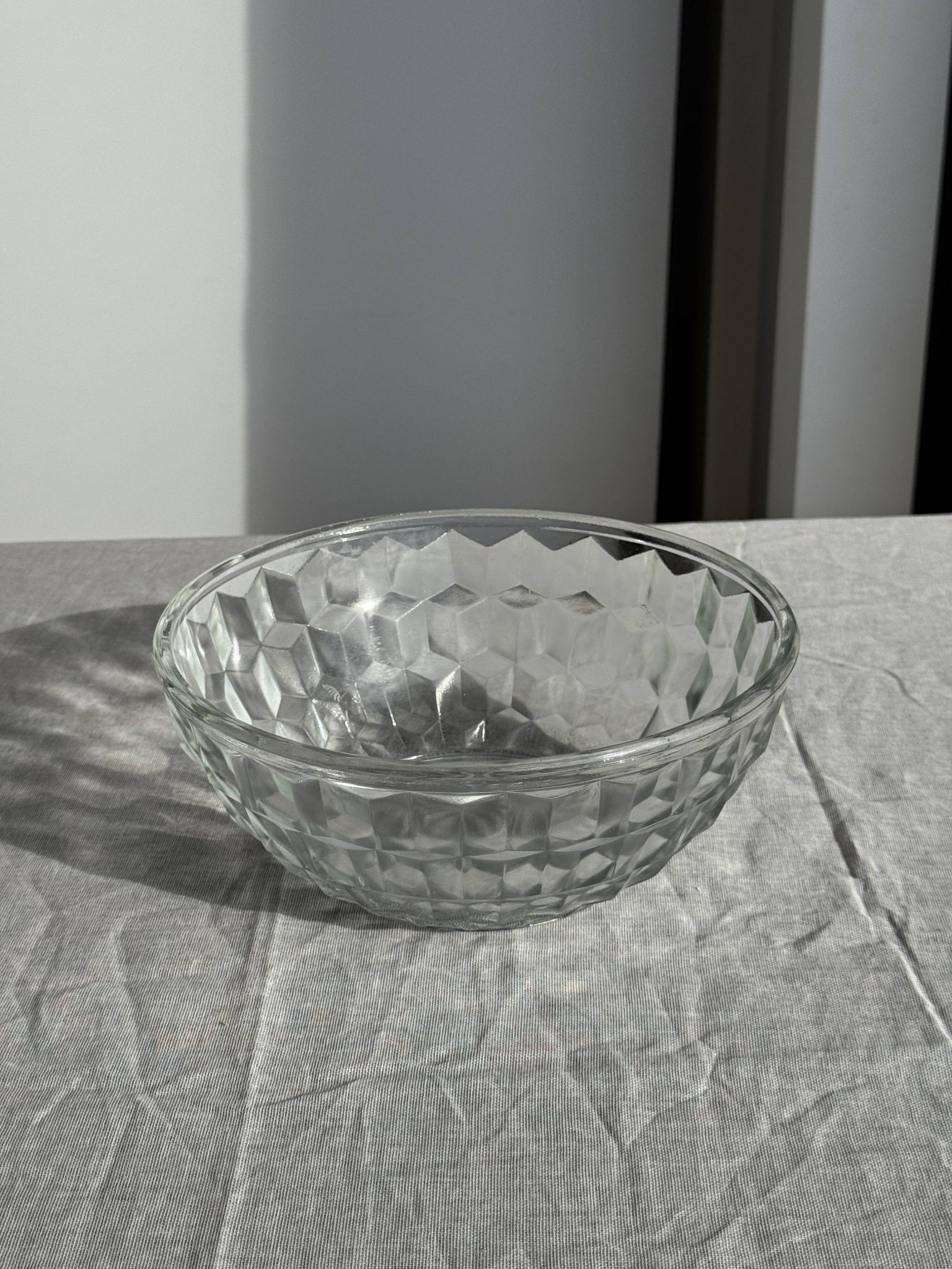 Petit saladier en verre vintage à motif de cubes